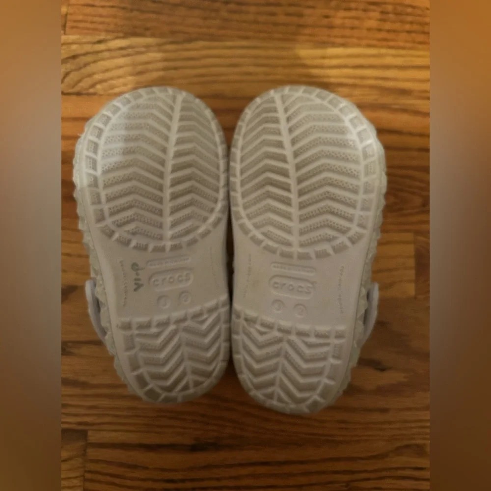 Crocs Kids Sz 2 Light Blue Crocs Sandals/Shoes W/ Sparkly Detail